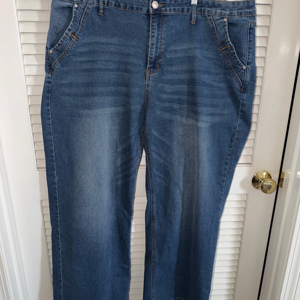 Stylish Blue Women's‎ Straight Leg Jeans